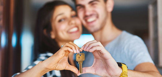 Photo of a smiling couple linking to the East Texas Rent Homes site